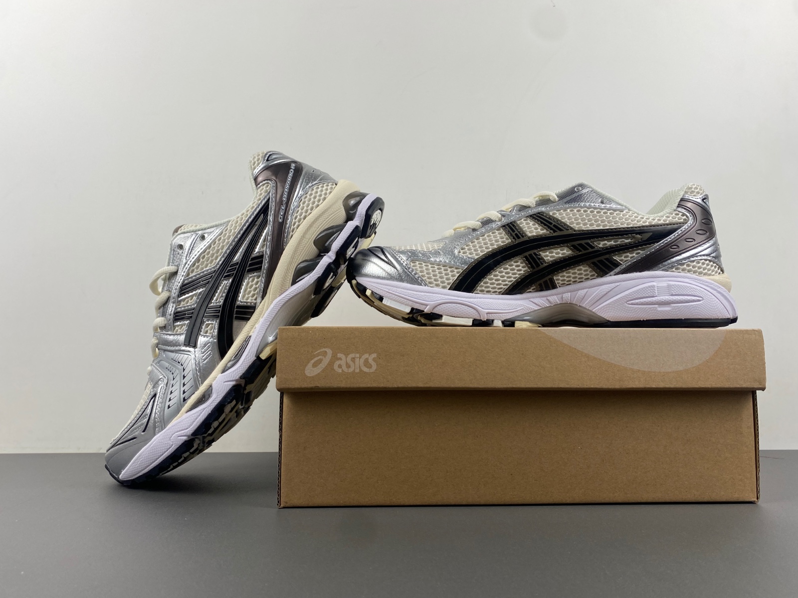 ASICS sneaker