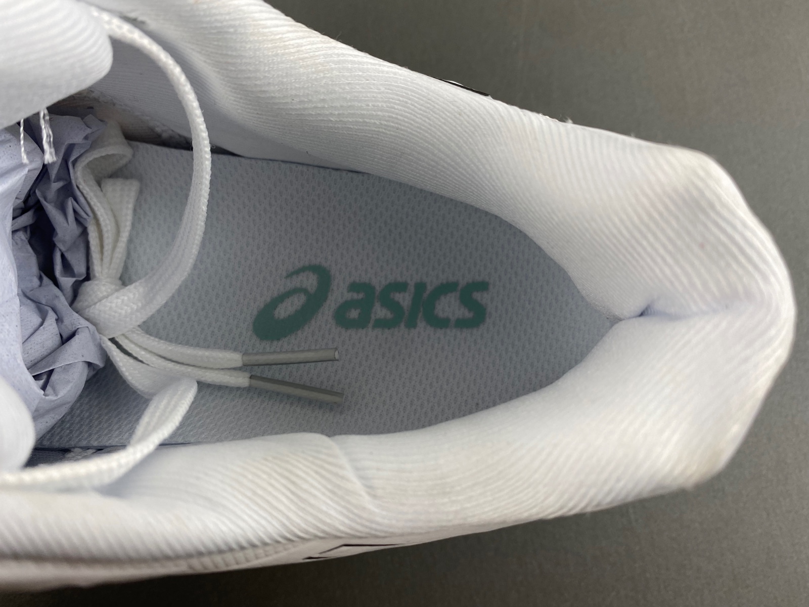 ASICS sneaker