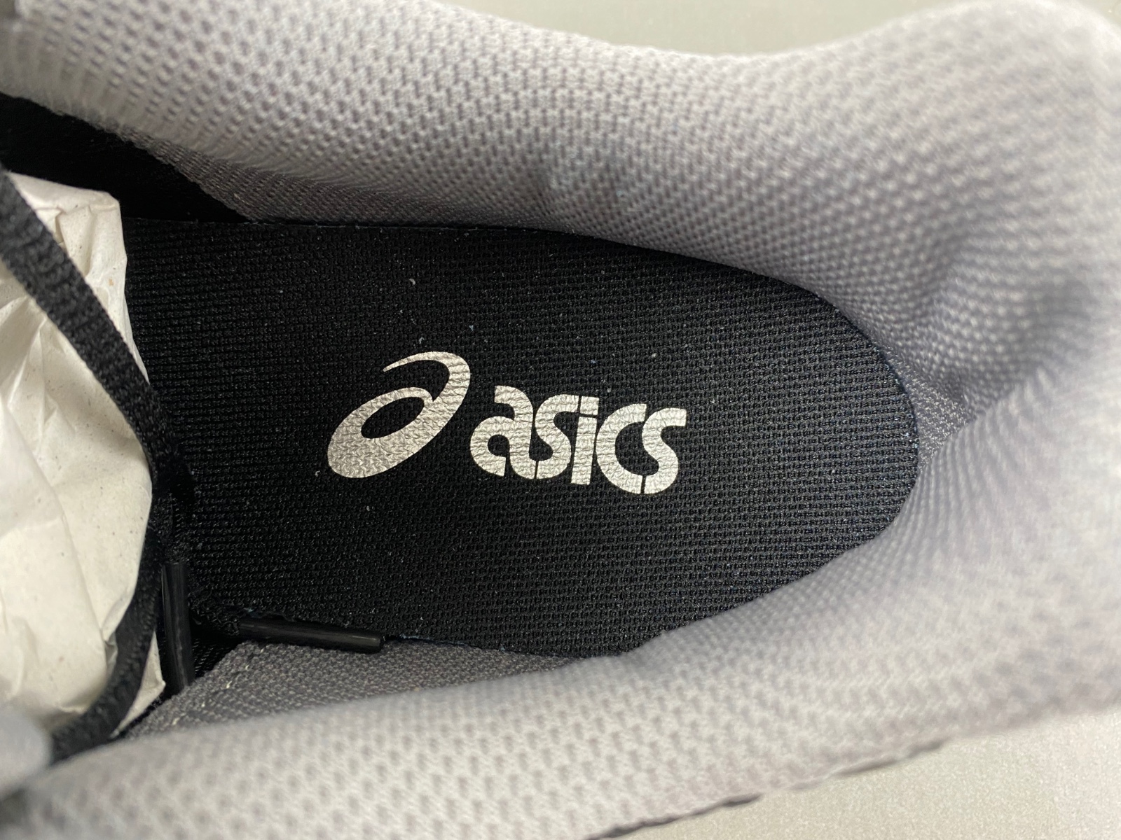 ASICS sneaker