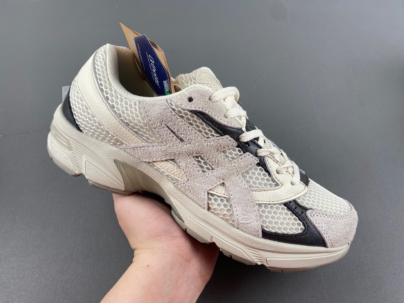 ASICS sneaker