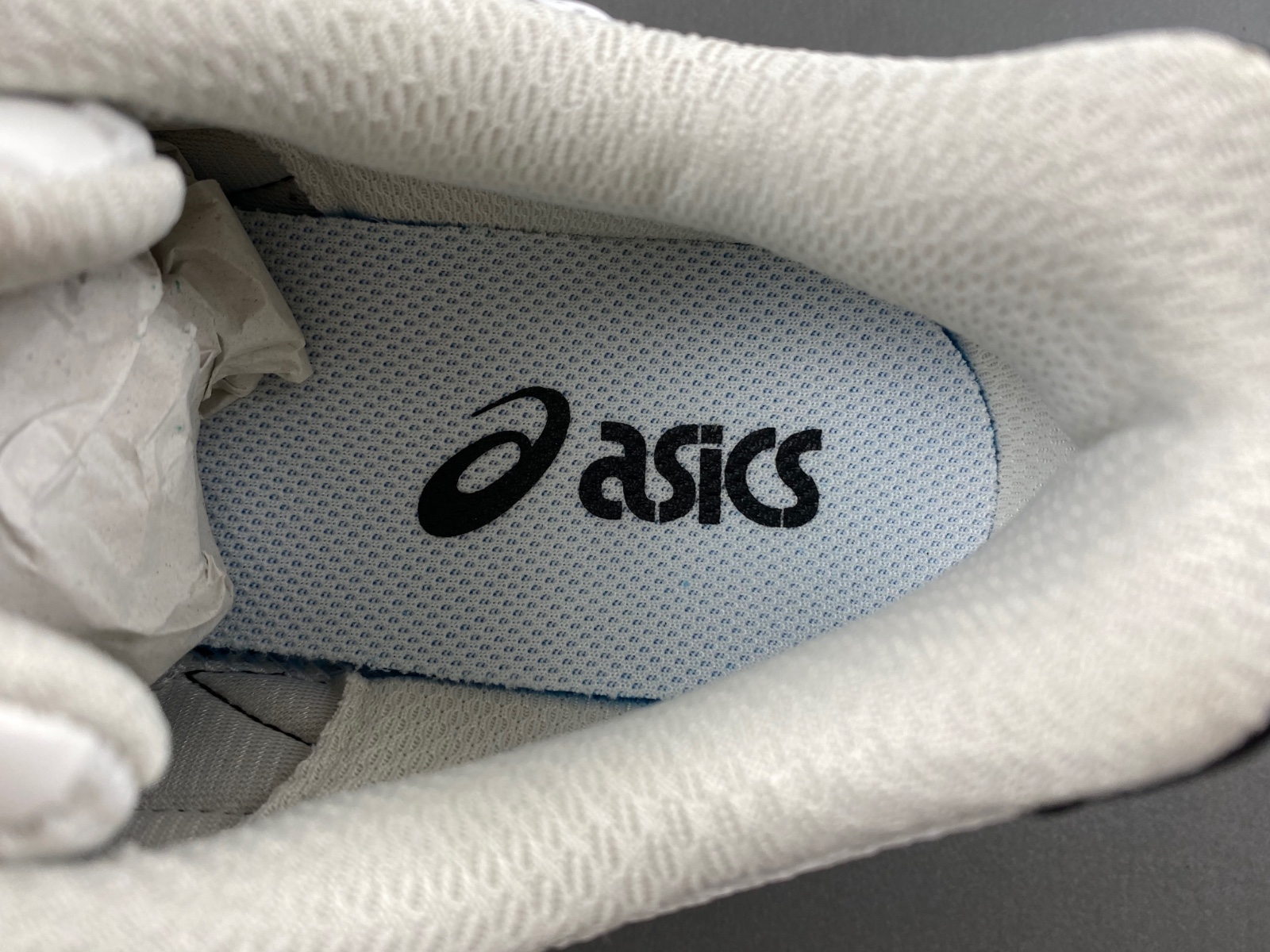 ASICS sneaker