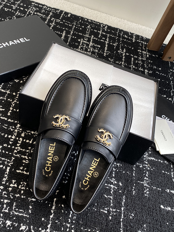 Chanel Leather CC Logo Loafers
