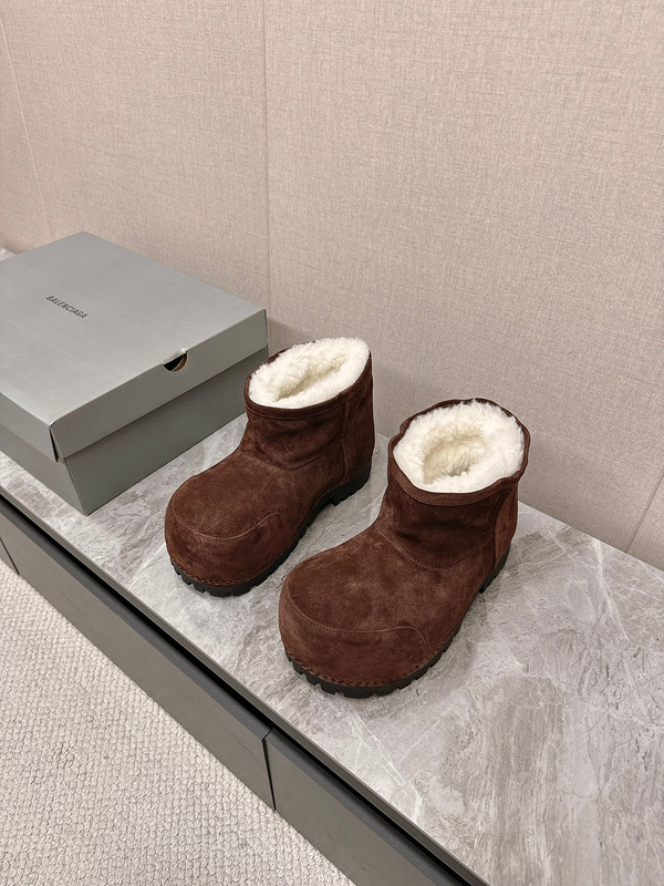 Balenciaga Winter Boots (Low-Top)