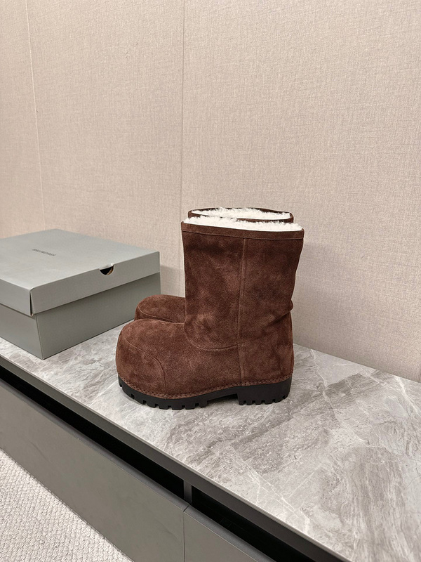 Balenciaga Winter Boots  (Middle-Top)