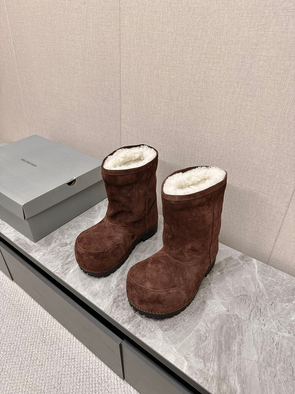 Balenciaga Winter Boots  (Middle-Top)
