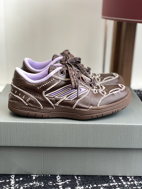 Balenciaga Hamptons Worn-Out Sneaker