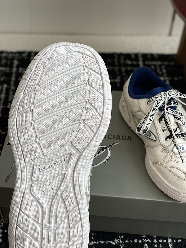 Balenciaga Hamptons Worn-Out Sneaker
