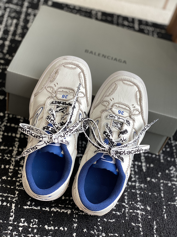 Balenciaga Hamptons Worn-Out Sneaker
