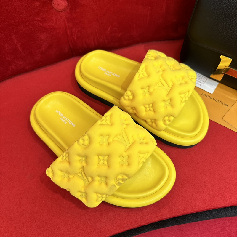 LV POOL PILLOW COMFORT MULE