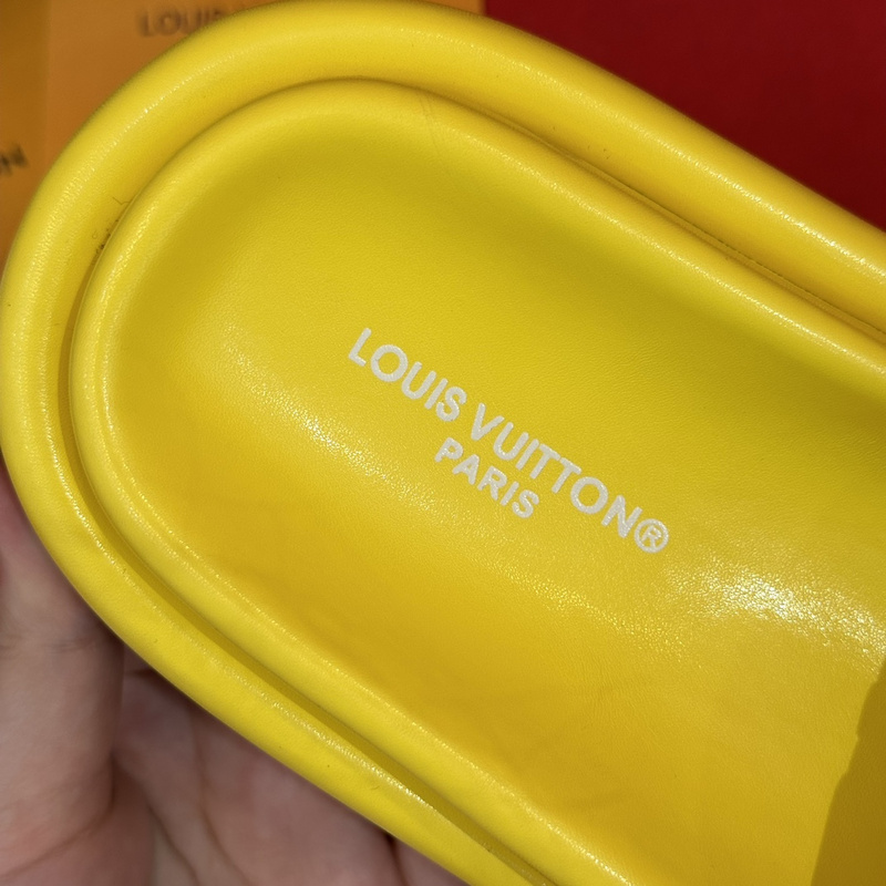 LV POOL PILLOW COMFORT MULE