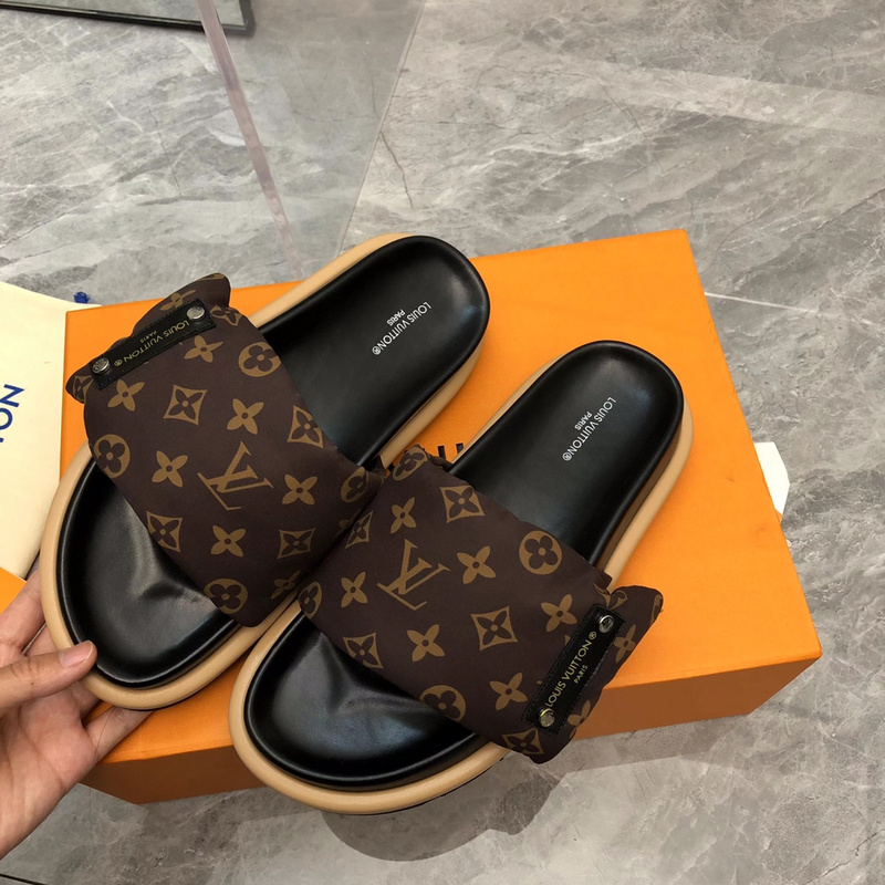 LV POOL PILLOW COMFORT MULE