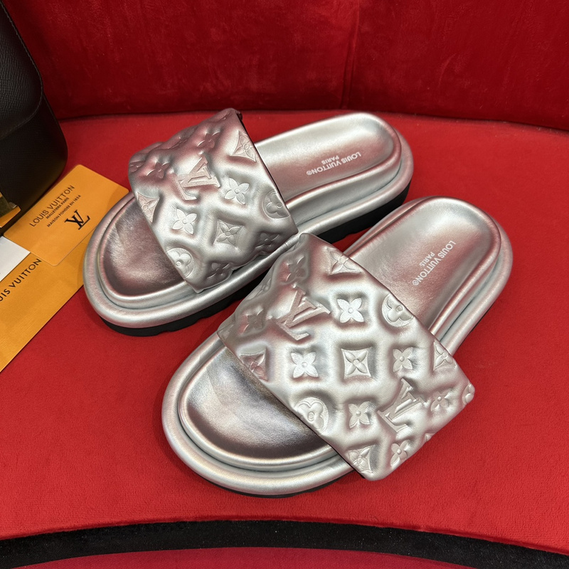 LV POOL PILLOW COMFORT MULE